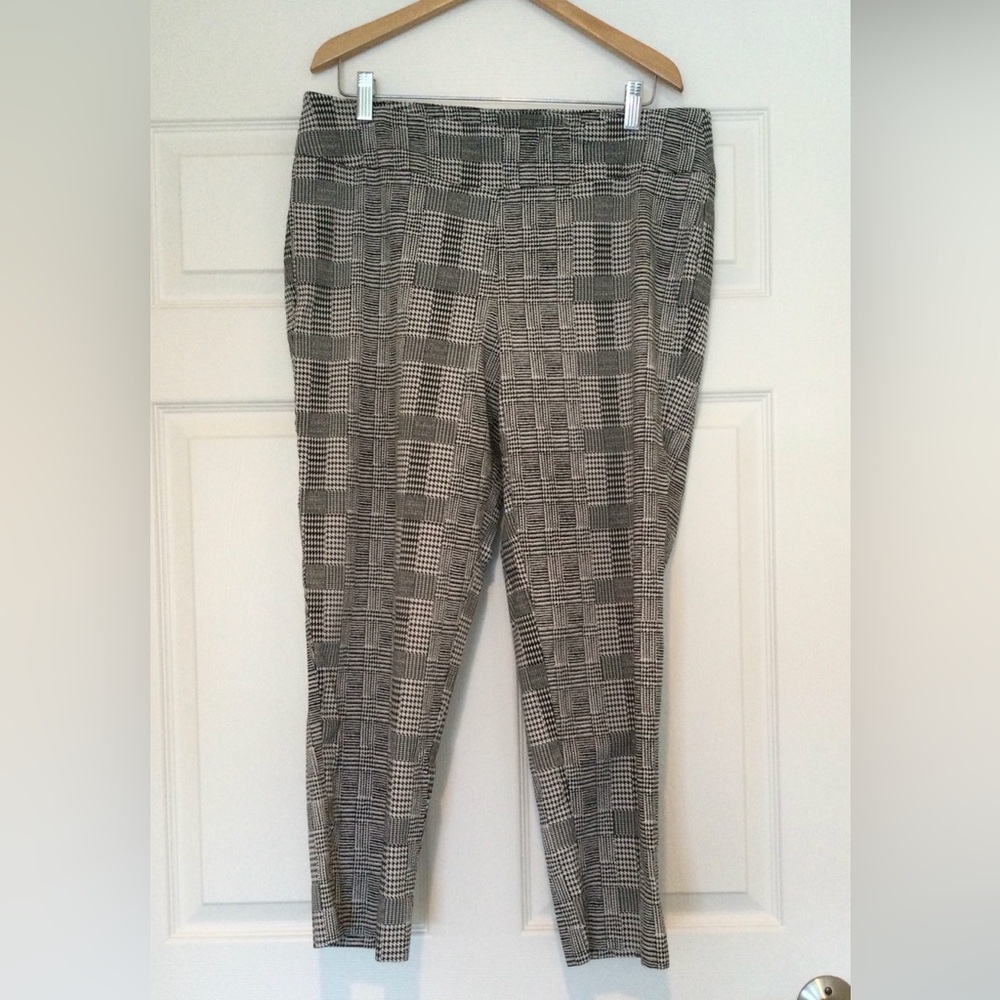 Plaid Women's Pants. Size 16W.